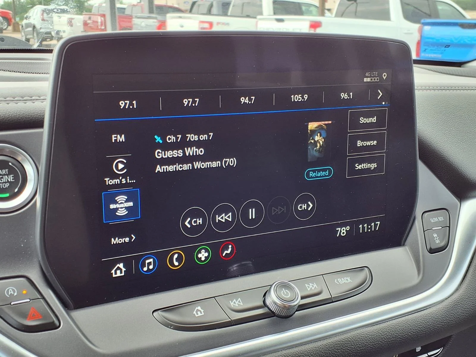 Used 2025 Summit White Chevrolet LT image 4