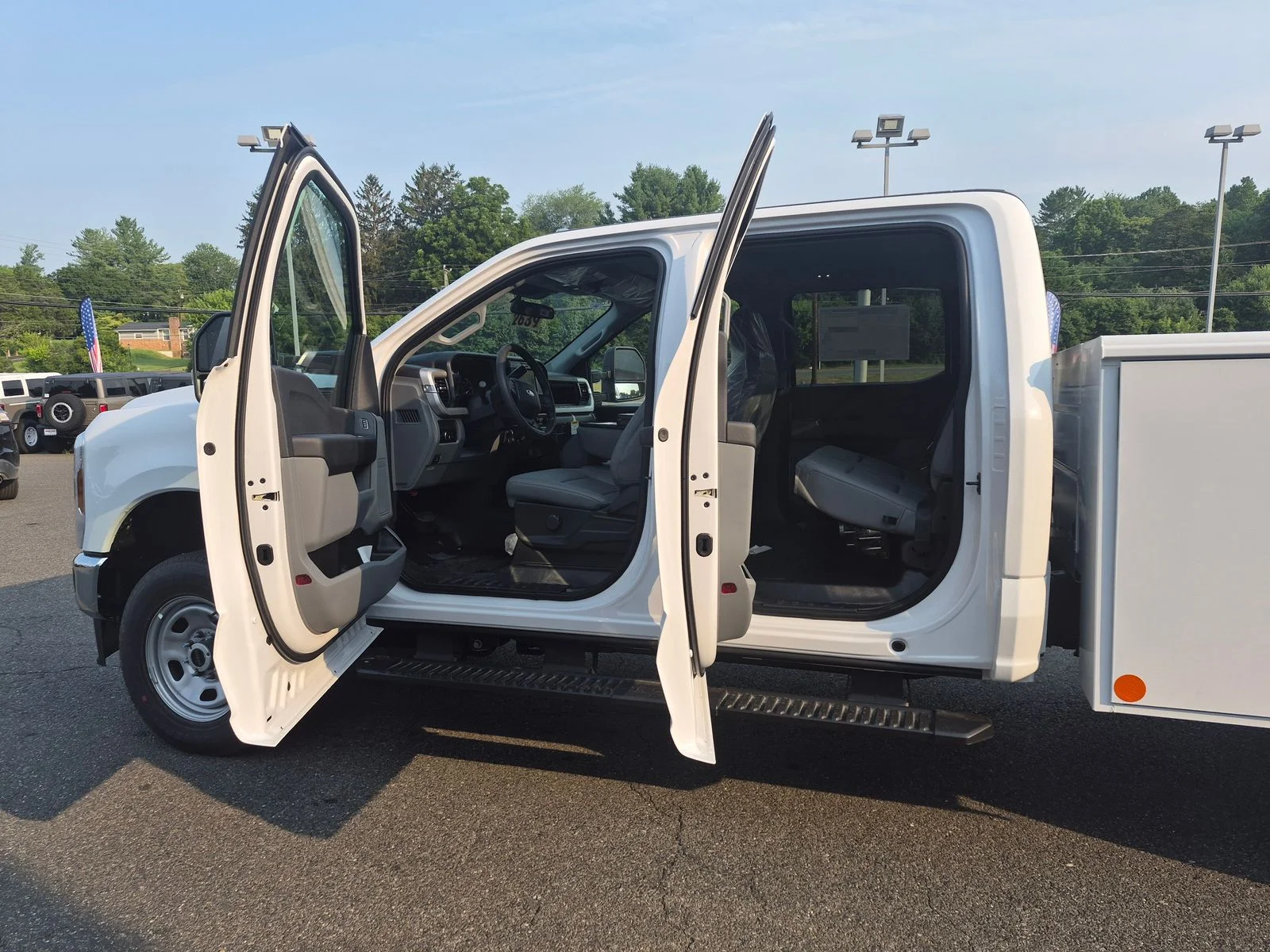 New 2026 Oxford White Ford XL SERVICE BODY image 12