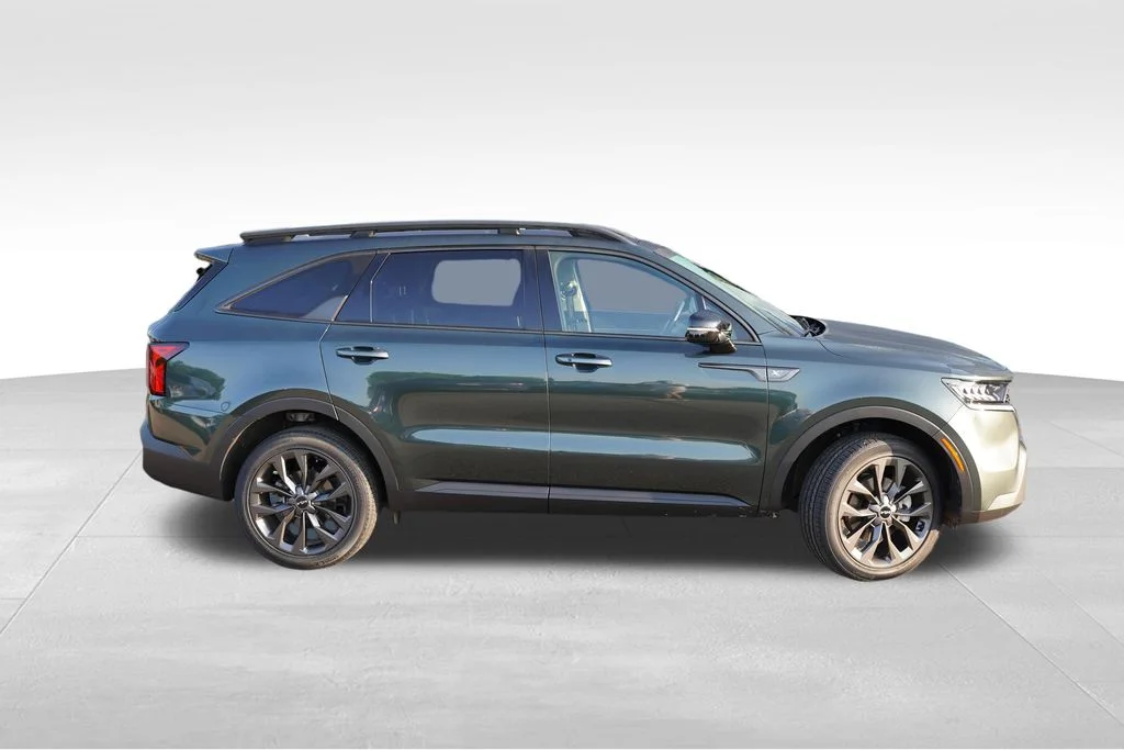Used 2023 Aruba Green Kia X-Line EX image 3