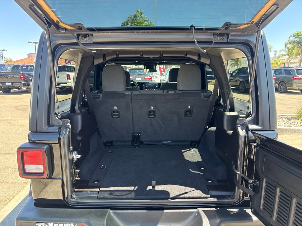 Used 2025 Black Jeep Sport S image 26