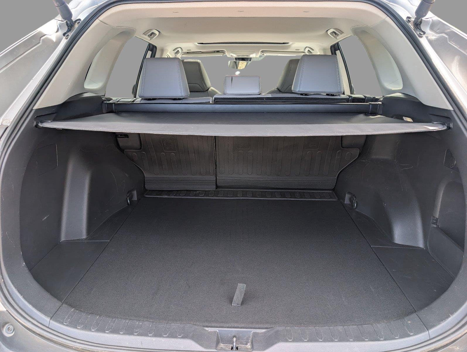 Used 2024 Silver Sky Metallic Toyota XLE Premium image 5