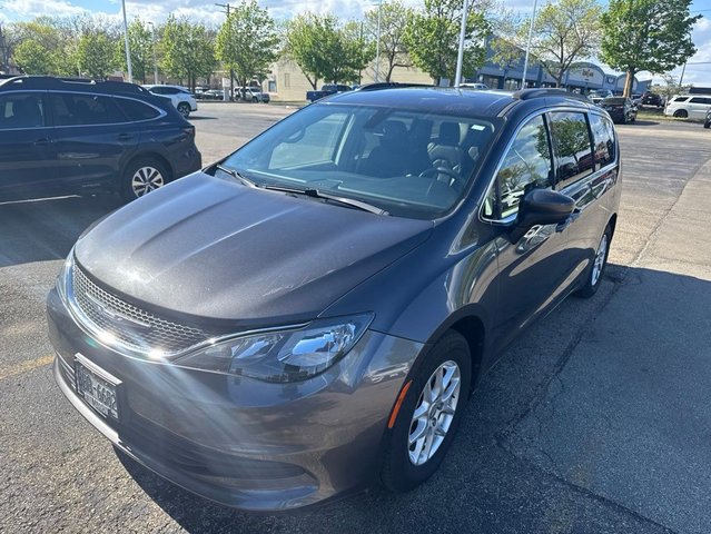 2020 Chrysler Voyager LXI's photo