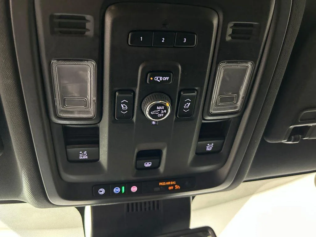 Used 2023 Sterling Metallic GMC AT4 image 37