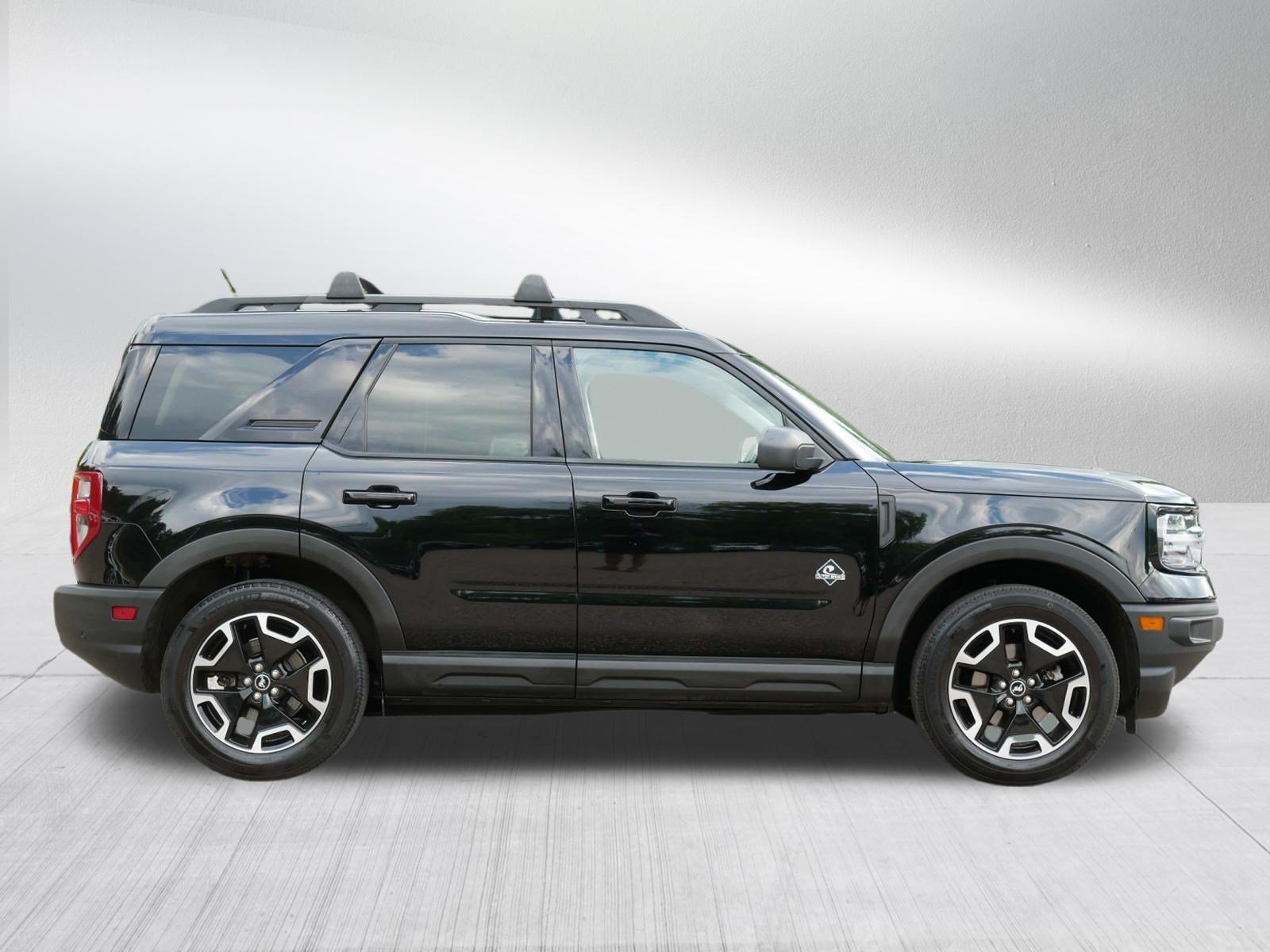 Used 2022 Shadow Black Ford Outer Banks image 8