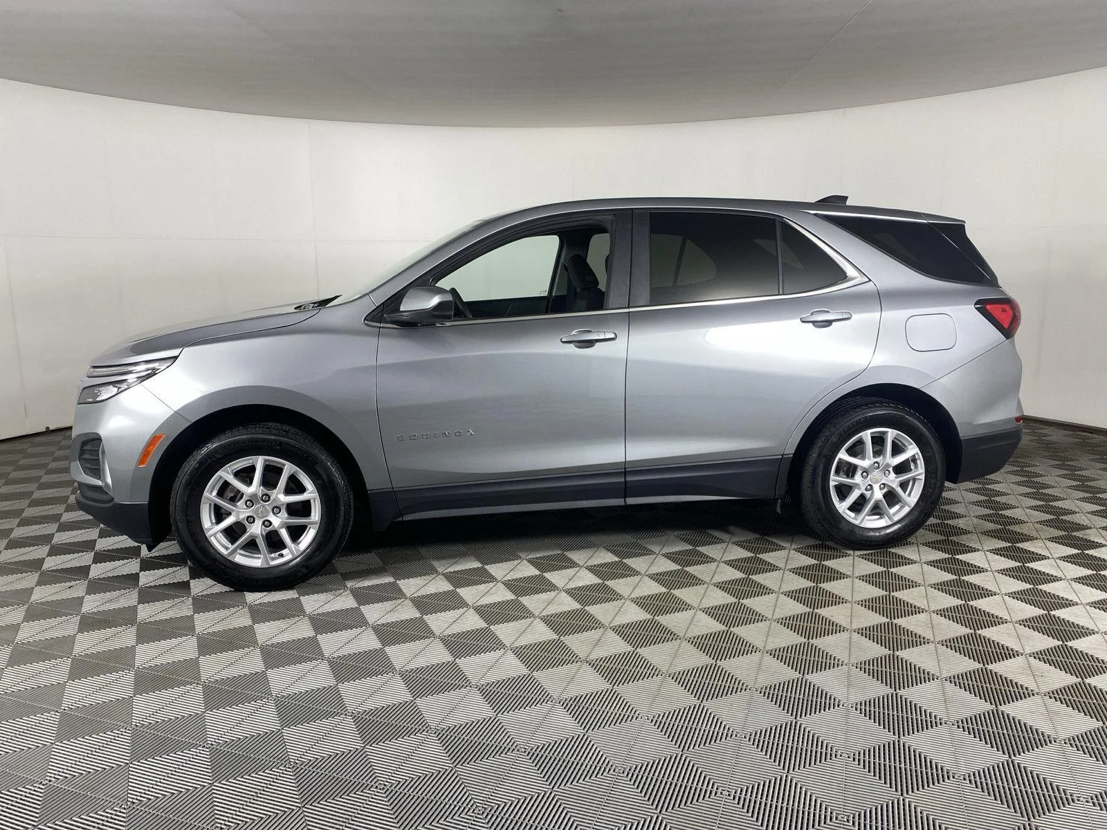 Used 2024 Sterling Gray Metallic Chevrolet LT image 4
