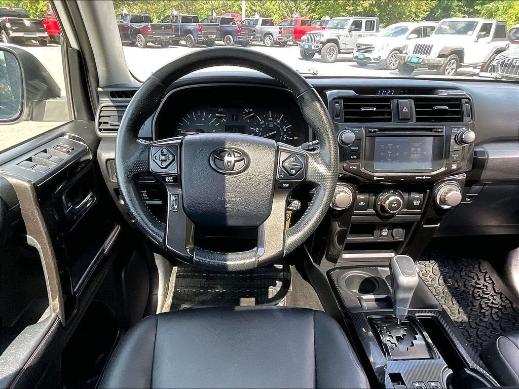 Used 2019 White Toyota SR5 image 17