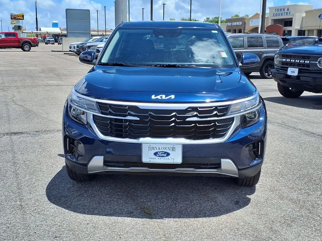 Used 2026 Blue Kia LX image 5