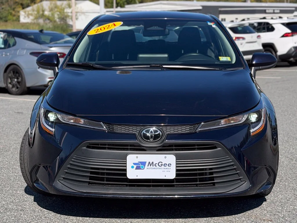 Used 2024  Toyota LE image 2