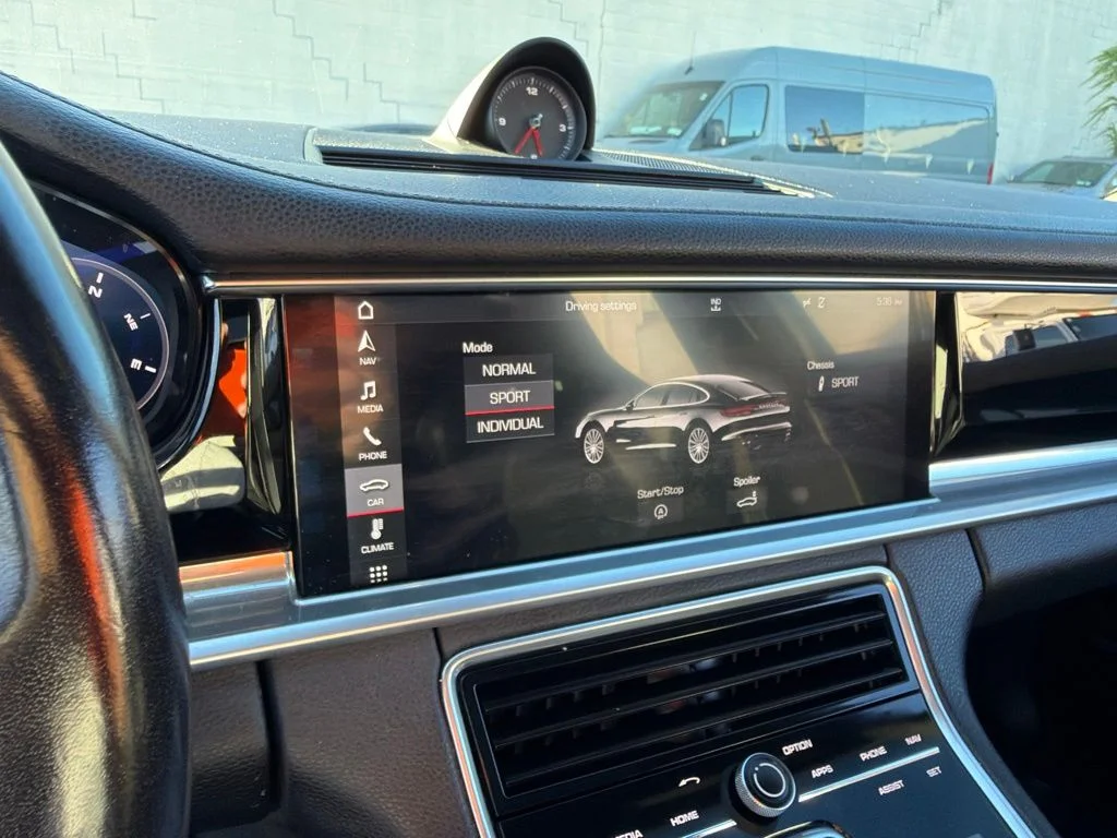Used 2018 Black Porsche Base image 35