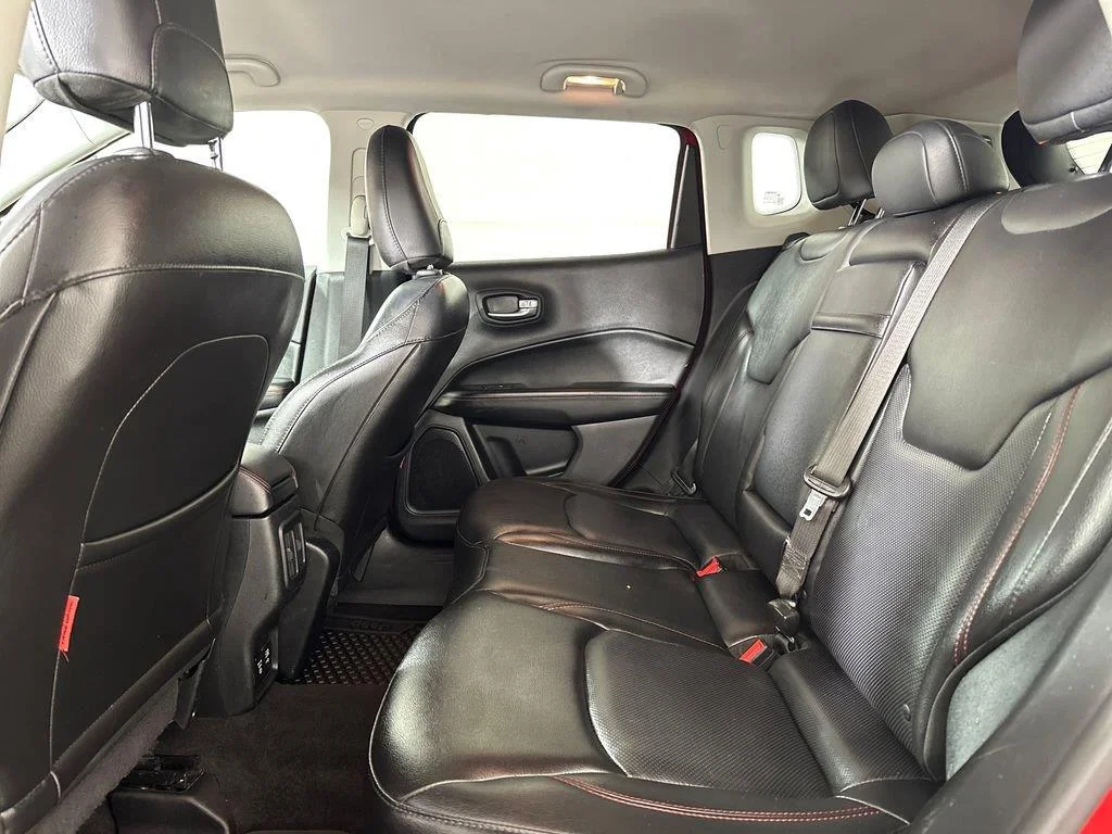 Used 2018 Redline Pearlcoat Jeep Trailhawk image 22