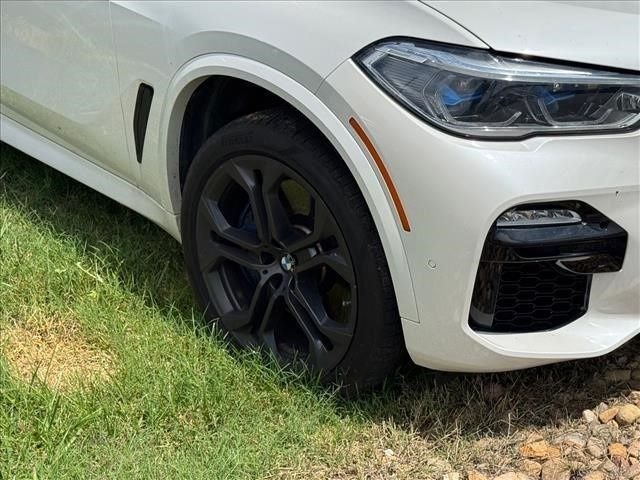 Used 2019 White BMW xDrive50i image 9