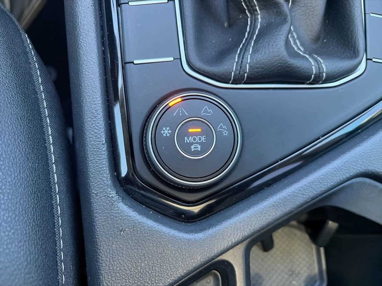 2024 Volkswagen Taos SE - Photo 23