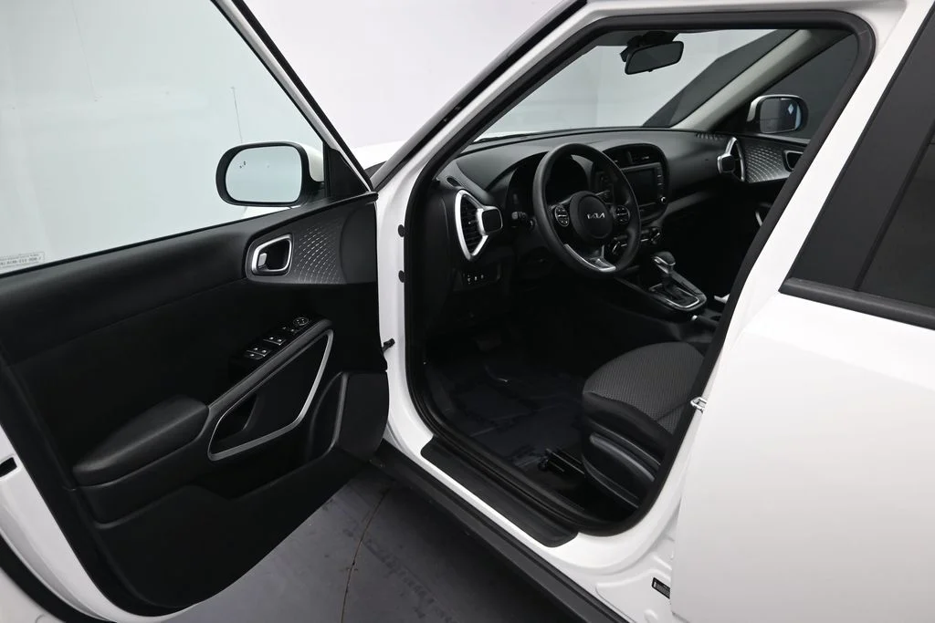 Used 2025 White Kia LX image 11