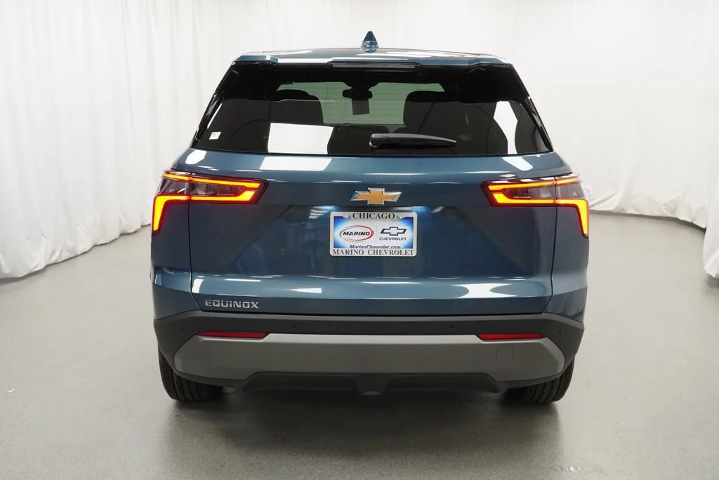 2027 Chevrolet Equinox LT - Photo 11