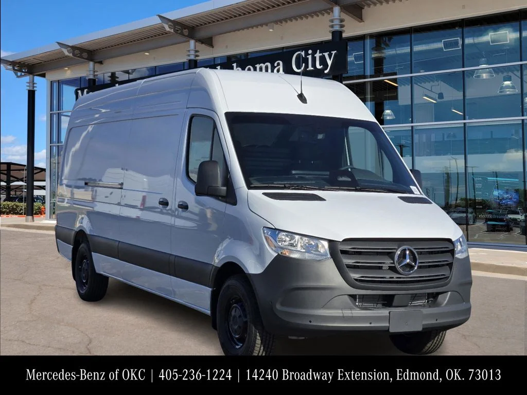Used 2025 White Mercedes-Benz Cargo 170 WB image 2