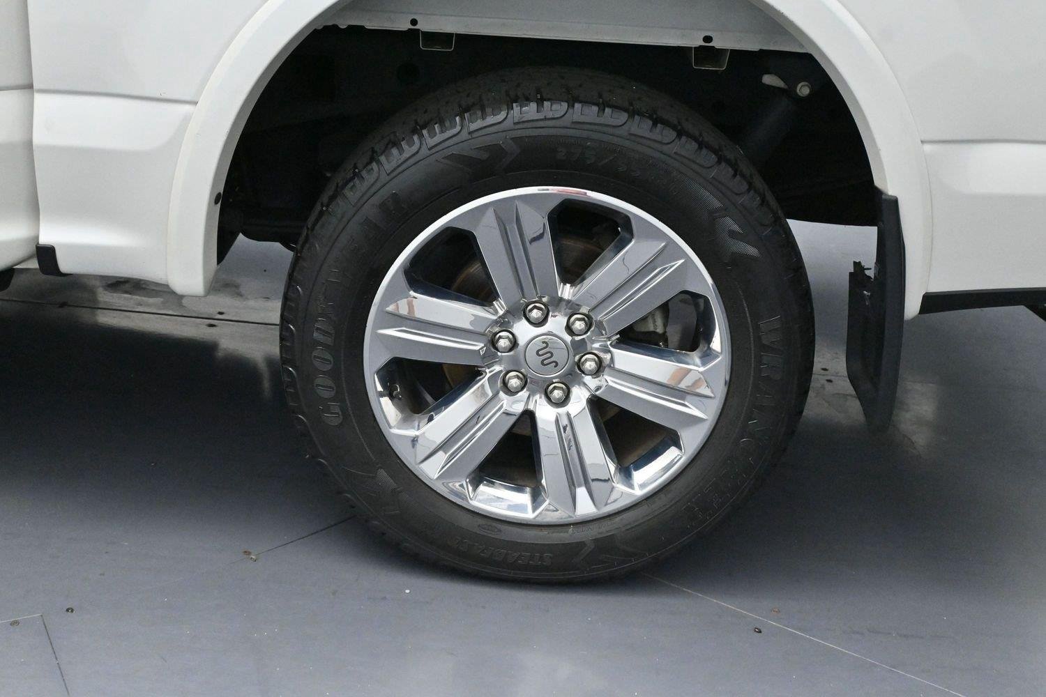 Used 2018 White Platinum Metallic Tricoat Ford XL image 44