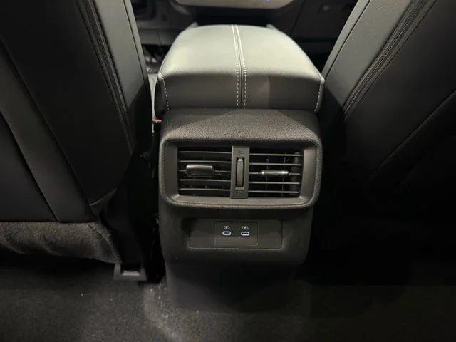 New 2025 White Nissan SL image 14