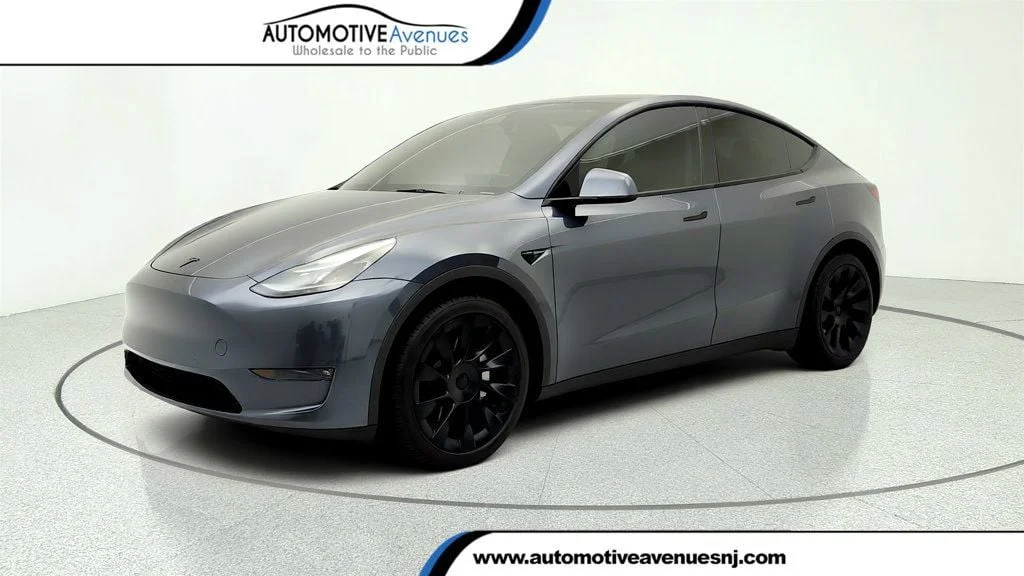 2022 Tesla Model Y Long Range Dual Motor All-Wheel Drive's photo