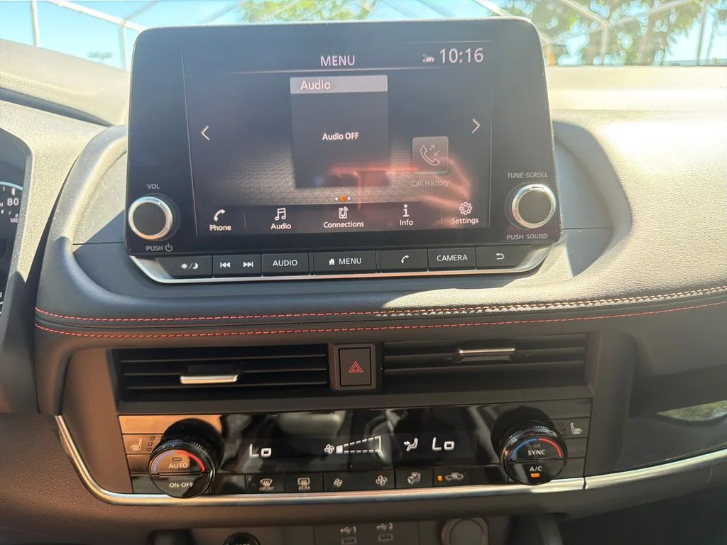 Used 2025 Beige/tan Nissan Rock Creek image 21