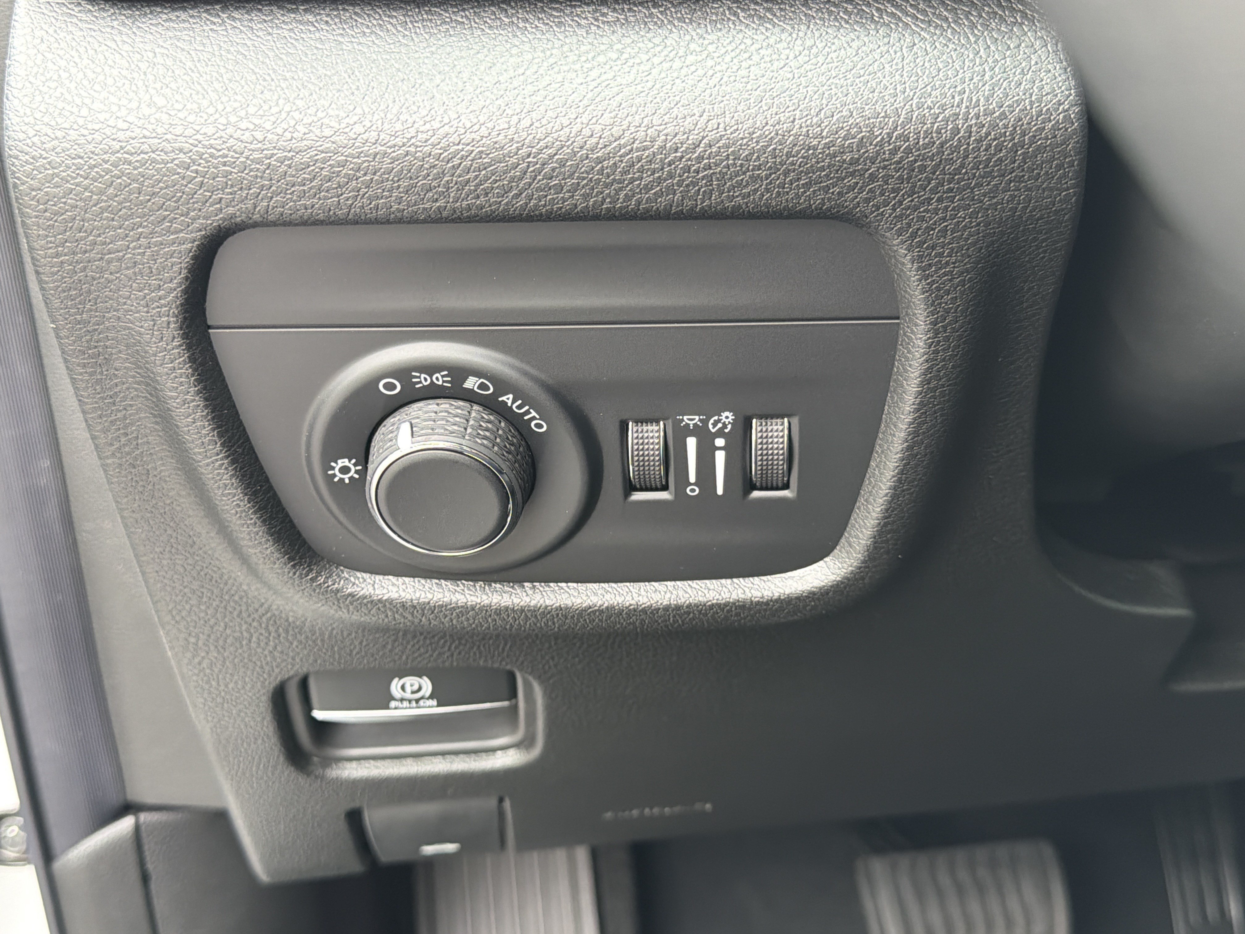 New 2026 Bright White Clearcoat Jeep Laredo image 37
