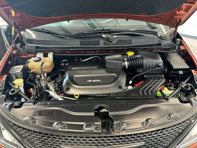 Used 2018 Brown Chrysler Touring Plus image 19