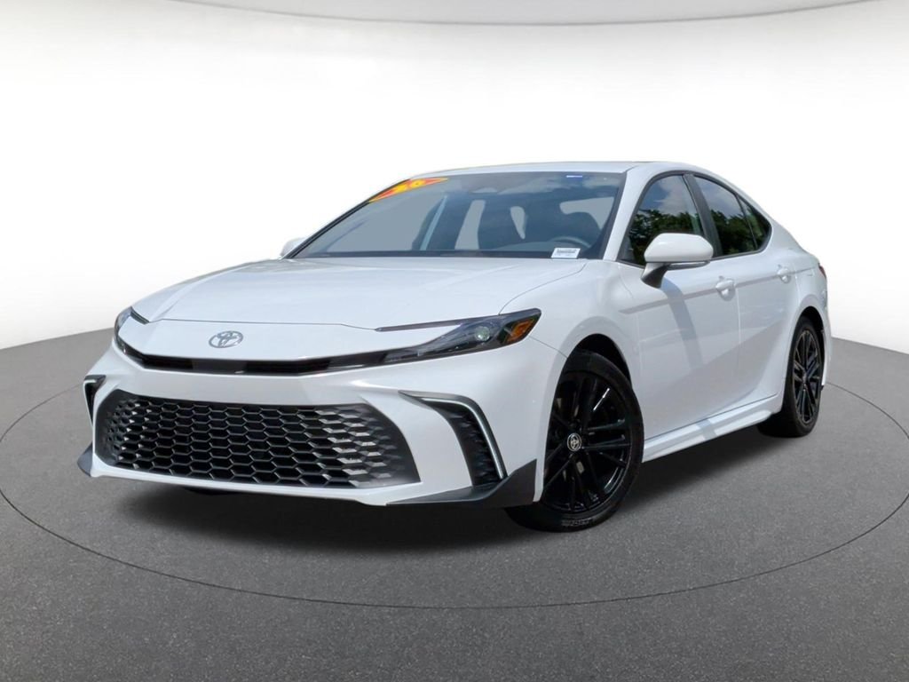 2026 Toyota Camry SE Hybrid's photo
