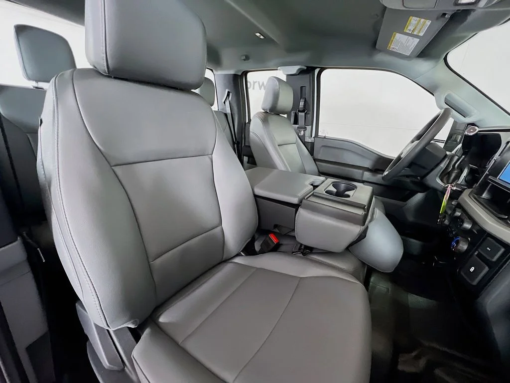 New 2026 Oxford White Ford XL image 15