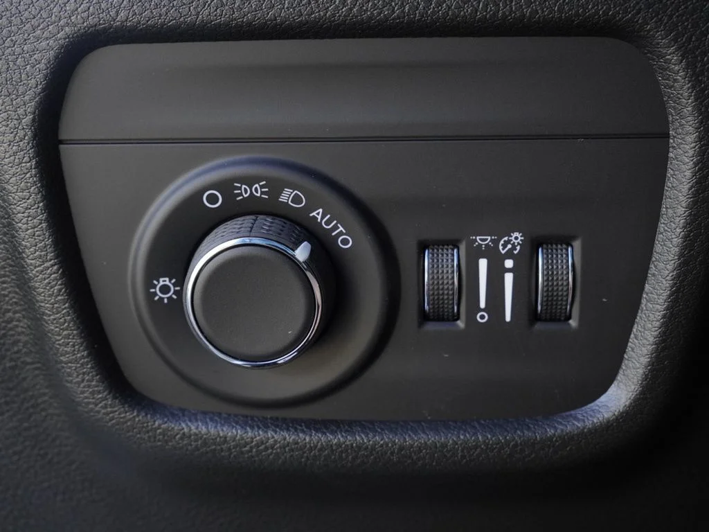 New 2026 Bright White Clearcoat Jeep Altitude image 12
