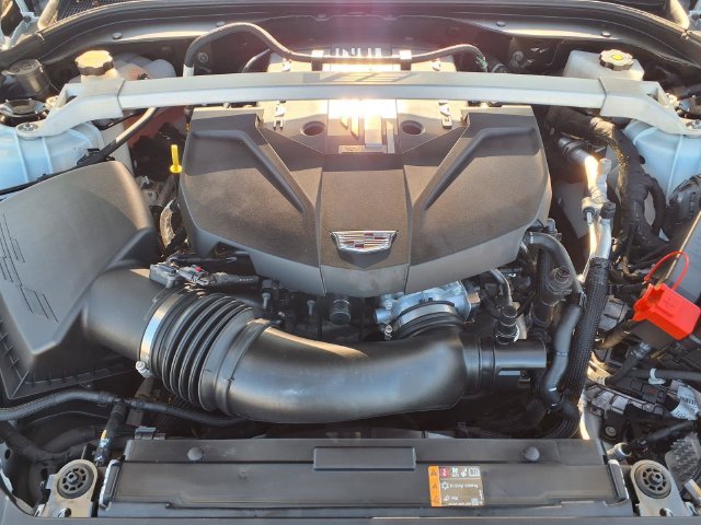 Used 2024 White Cadillac V-Series image 27