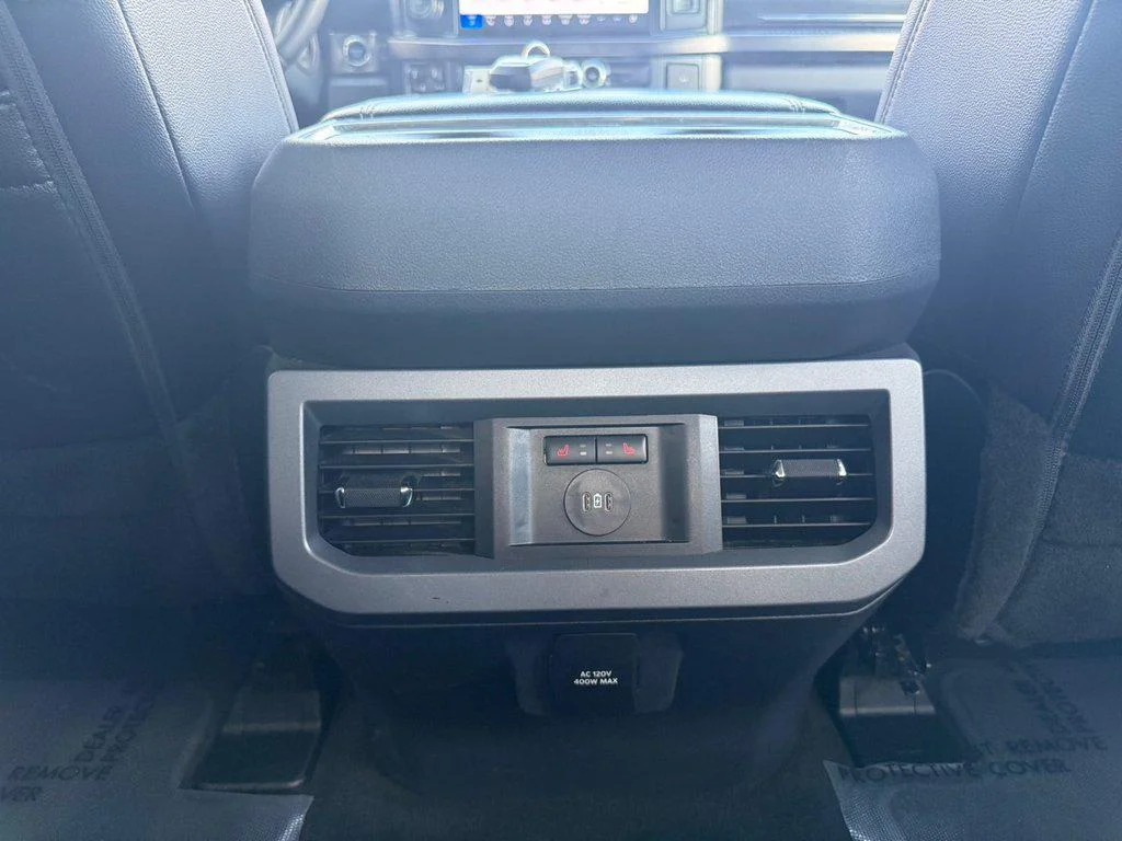 Used 2025 Oxford White Ford LARIAT 4WD CREW CAB 6.75 BOX image 29
