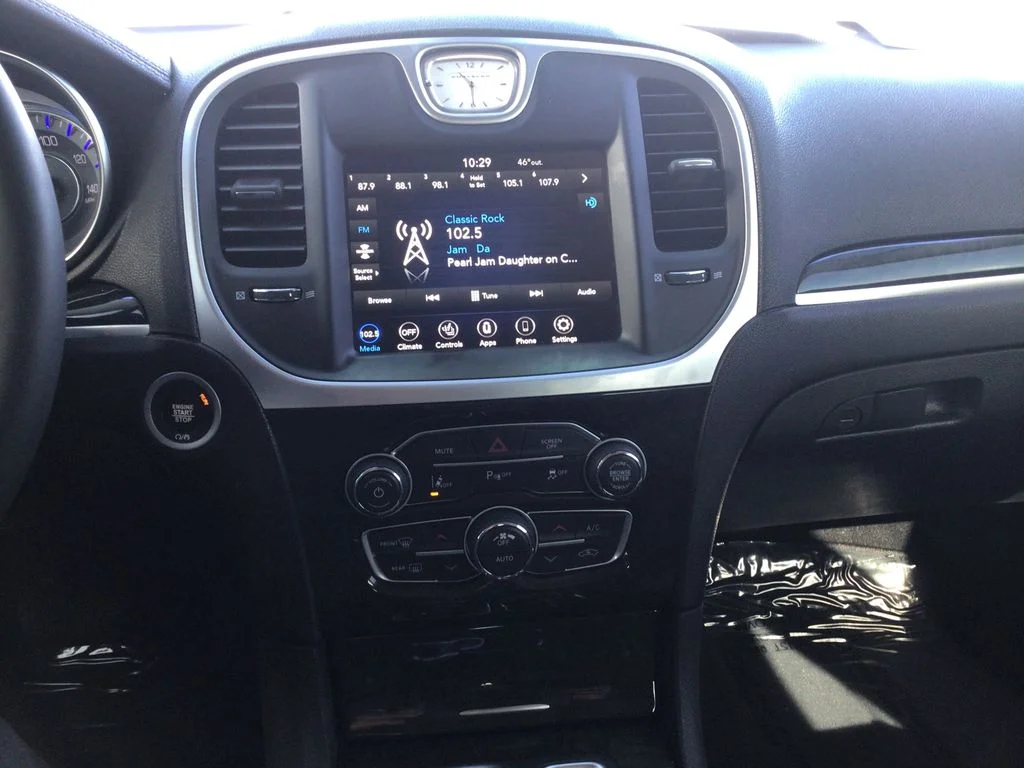 Used 2023 Frostbite Chrysler Touring L image 13