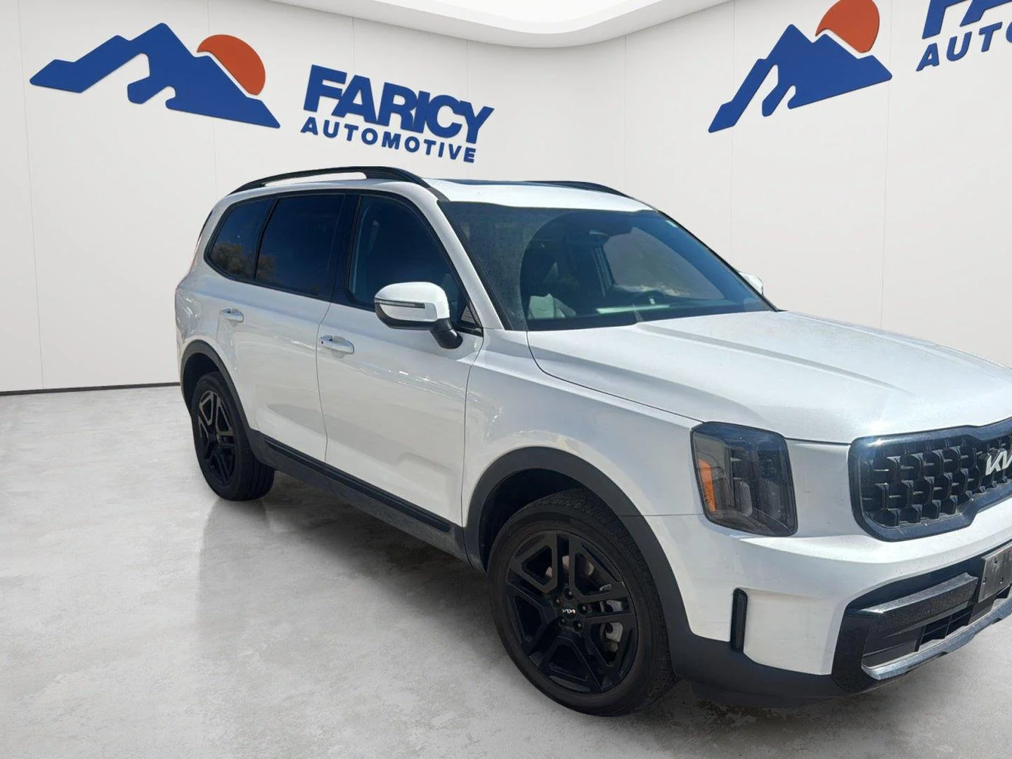 Used 2024 Glacial White Pearl Kia EX X-Line image 3