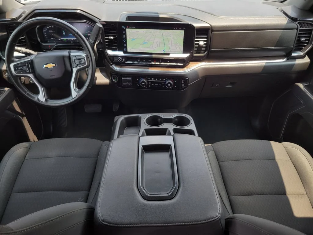 Used 2025 Summit White Chevrolet LT image 16