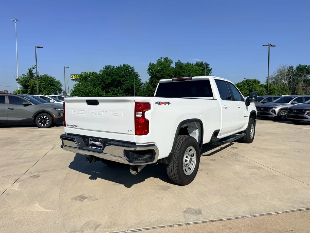 Used 2025 Summit White Chevrolet LT image 6