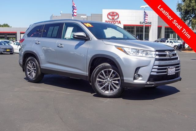 Certified Used 2019 Silver Toyota XLE image 7