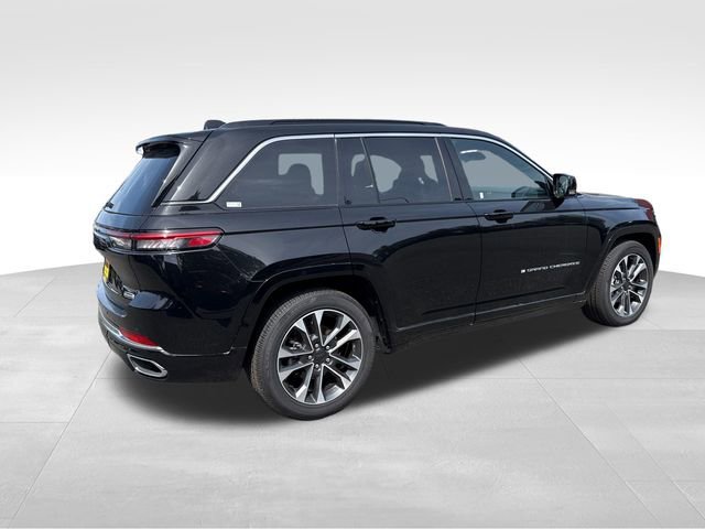 New 2025 Diamond Black Crystal Pearl-Coat Exterior Paint Jeep Overland image 7