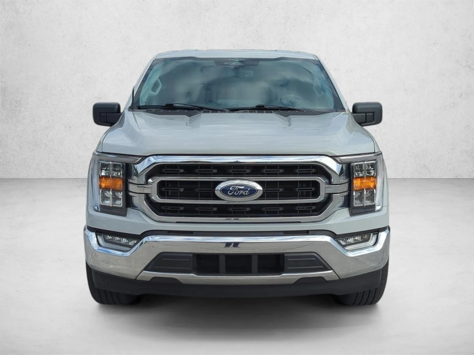 Used 2023 Avalanche Ford XLT image 2