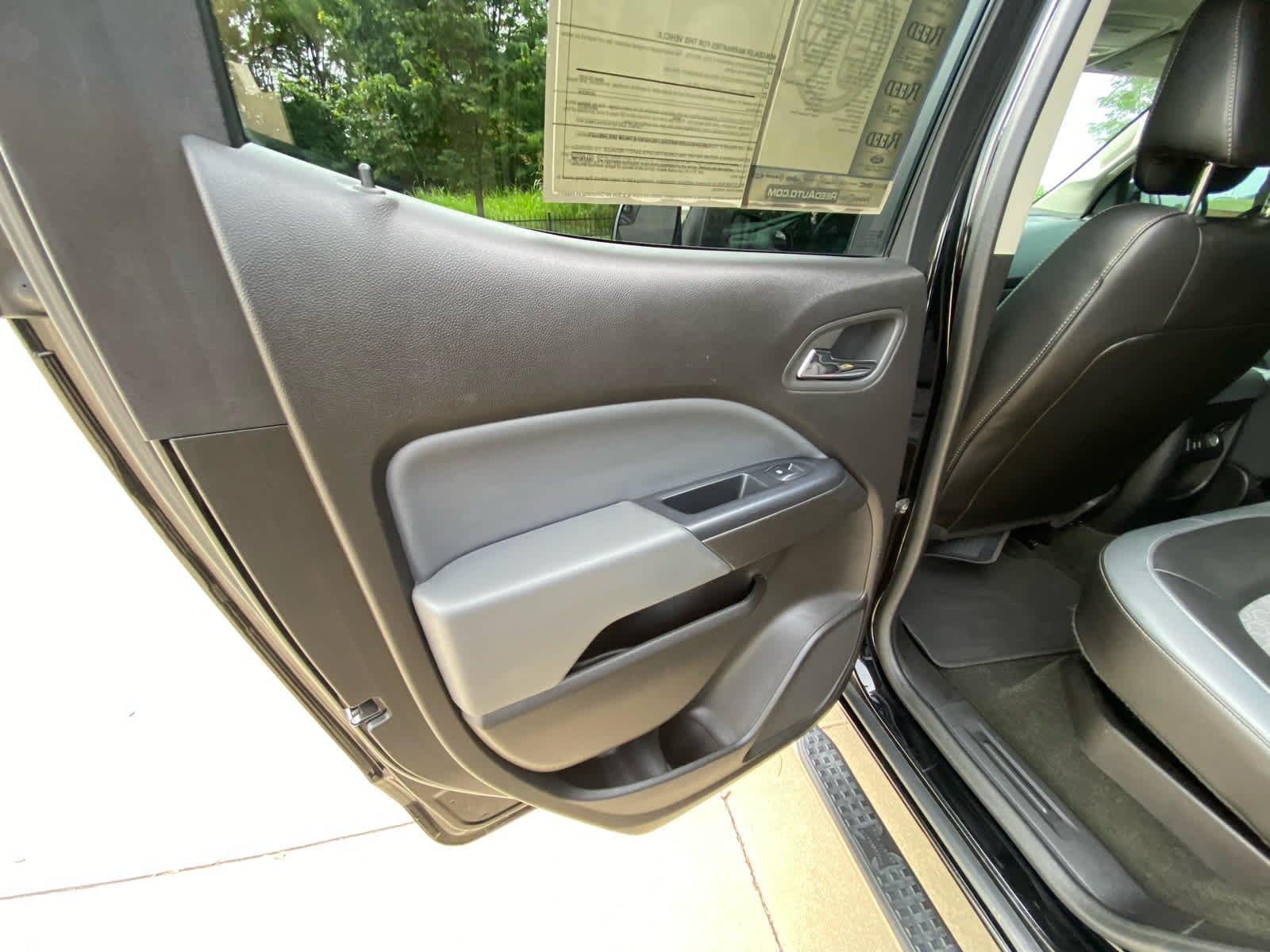 Used 2016 BLACK Chevrolet 4WD Z71 image 22