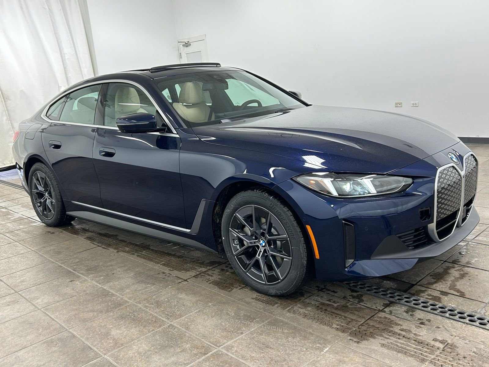 New 2026 Tanzanite Blue II Metallic BMW xDrive40 image 9