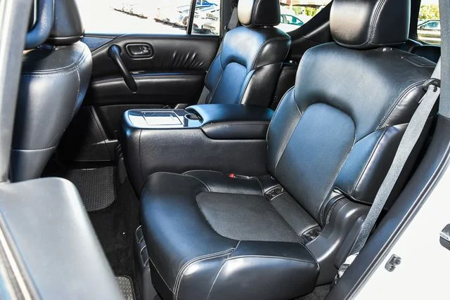 Used 2022 White Nissan SL image 21
