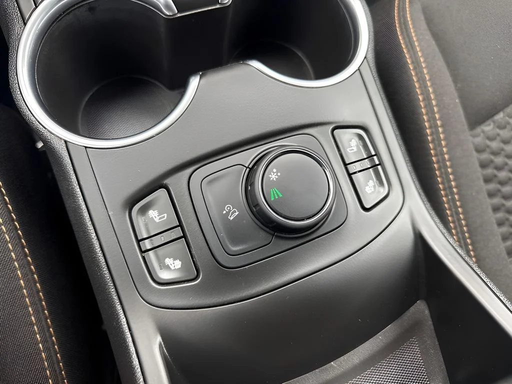 Used 2019 Black GMC SLE image 12
