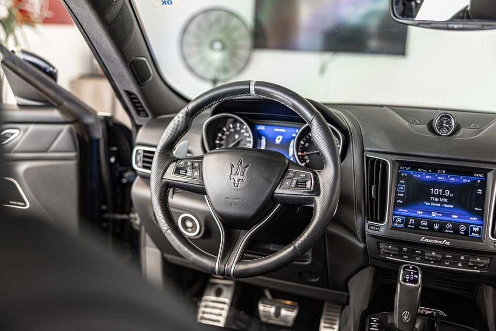 Used 2019 White Maserati S GranSport image 40
