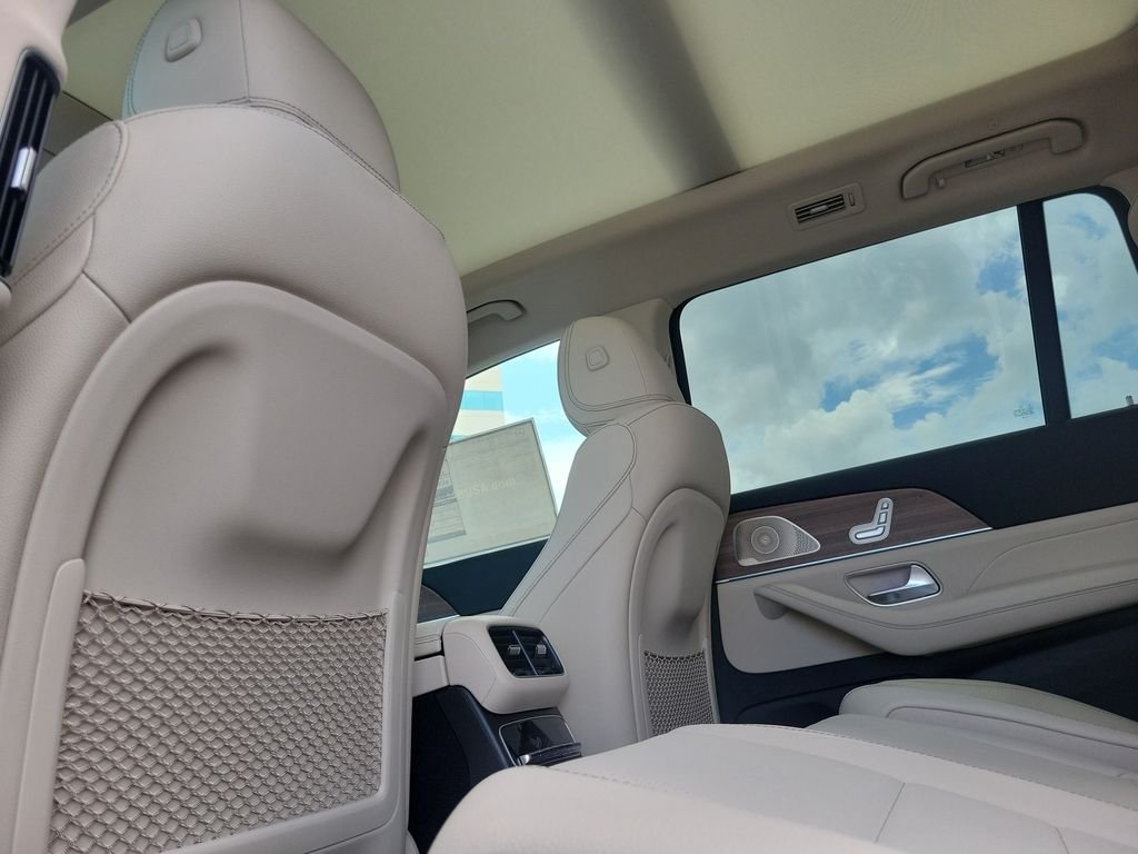 New 2026 Polar White Mercedes-Benz GLS 450 image 13
