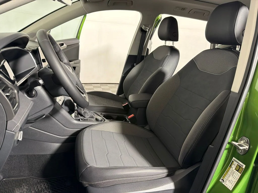 New 2026 Green Volkswagen 1.5T SE Black image 10
