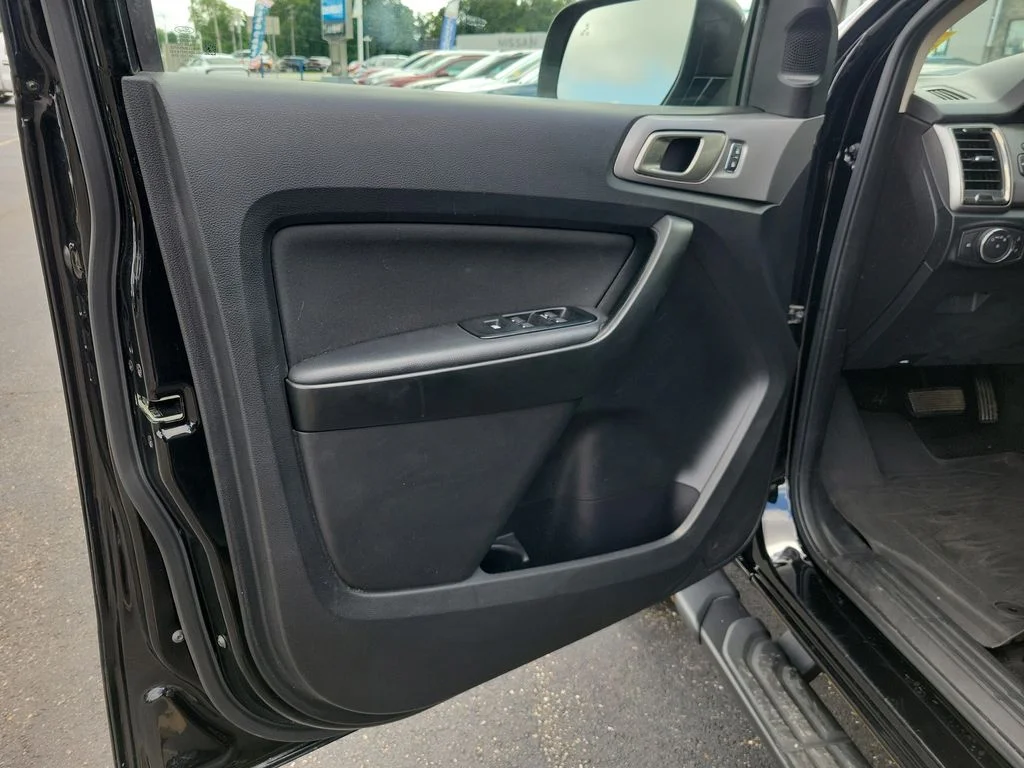 Used 2019 Black Ford XLT image 25