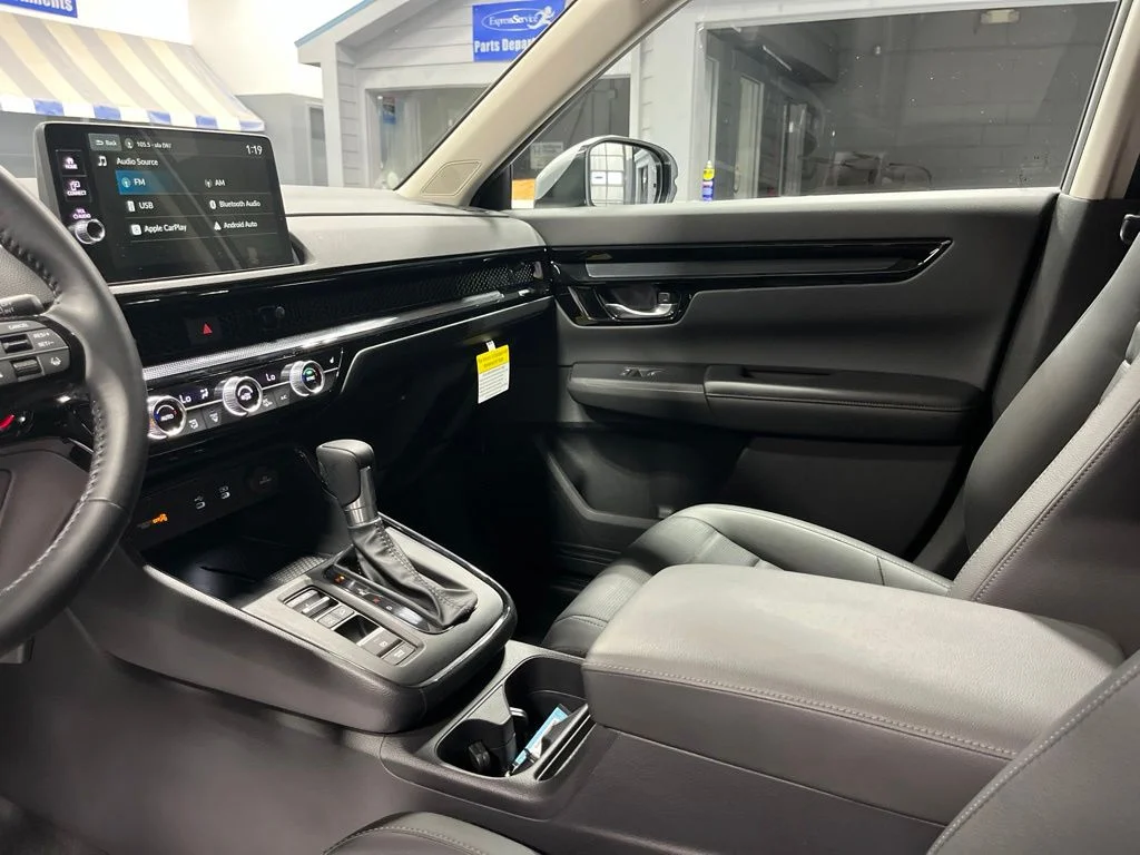 Used 2026 Solar Silver Metallic Honda EX-L image 14