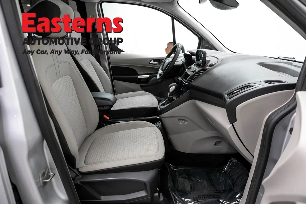 Used 2022 Silver Ford XLT image 23