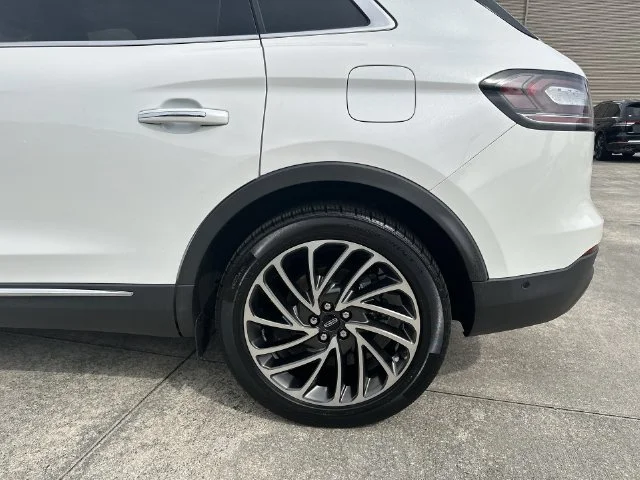 Used 2020 White Lincoln Reserve image 10