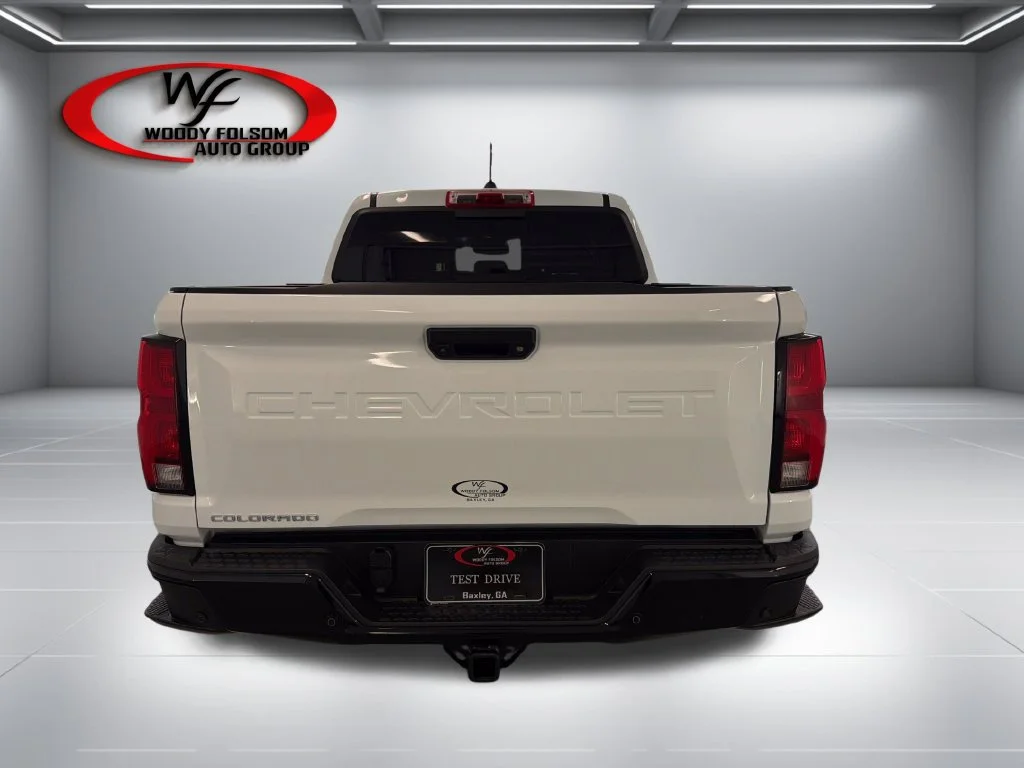Used 2023 White Chevrolet Z71 image 6