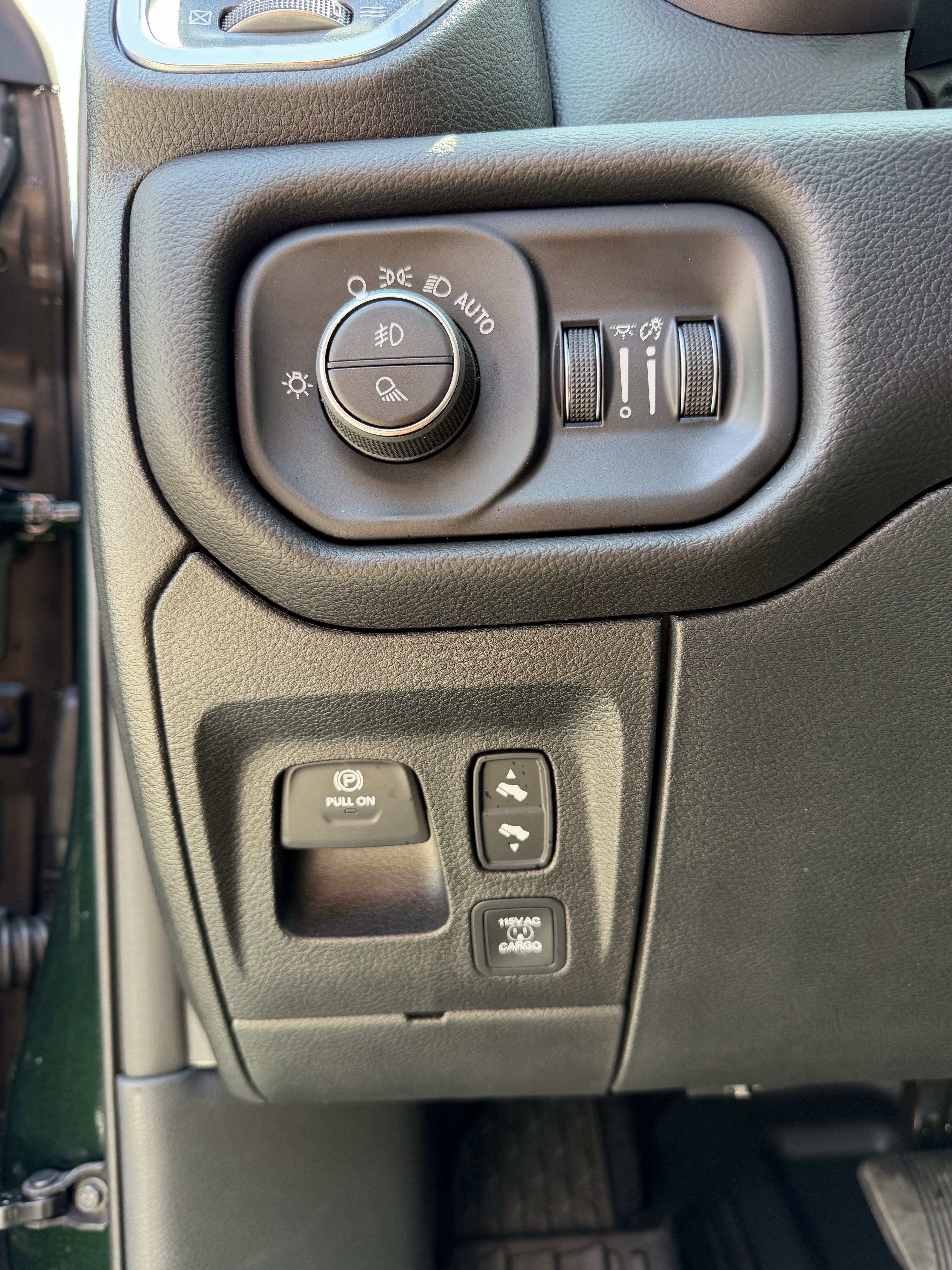 New 2026 Serrano Green Metallic Ram Laramie image 17